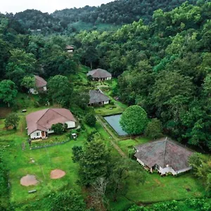 Hotel Abad Brookside Wayanad, Vythiri